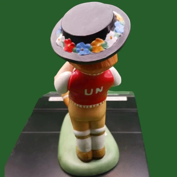 Franklin mint porcelain UN children stefan from czechoslovakia "6" tall - Picture 3 of 9